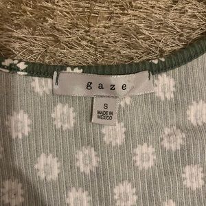 Discovery Gaze Small Green Floral Tee Shirt